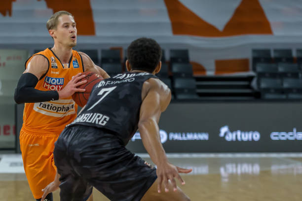 引年轻人 引年轻人