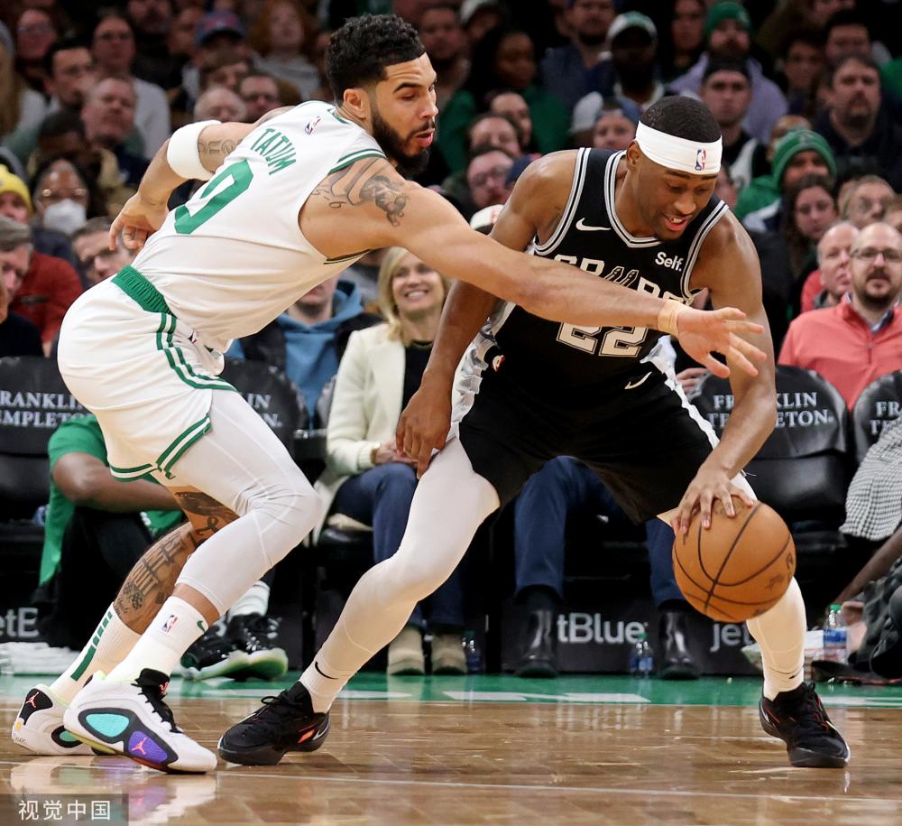 表现令人印 表现令人印